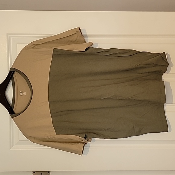 GAP Other - Gap Men's 2 color tee